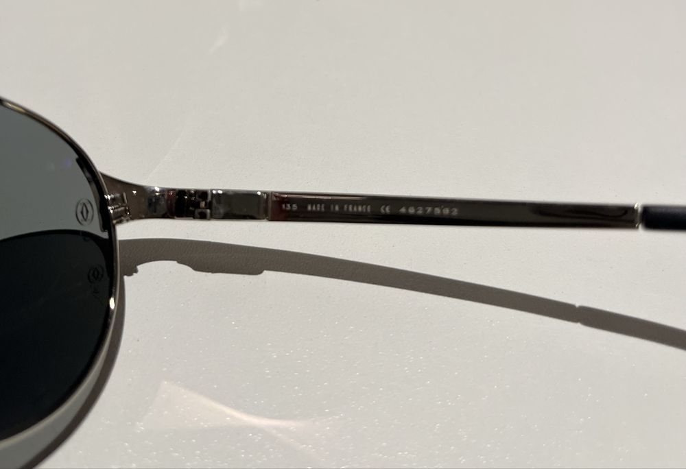 Óculos de sol Cartier unissexo com caixa