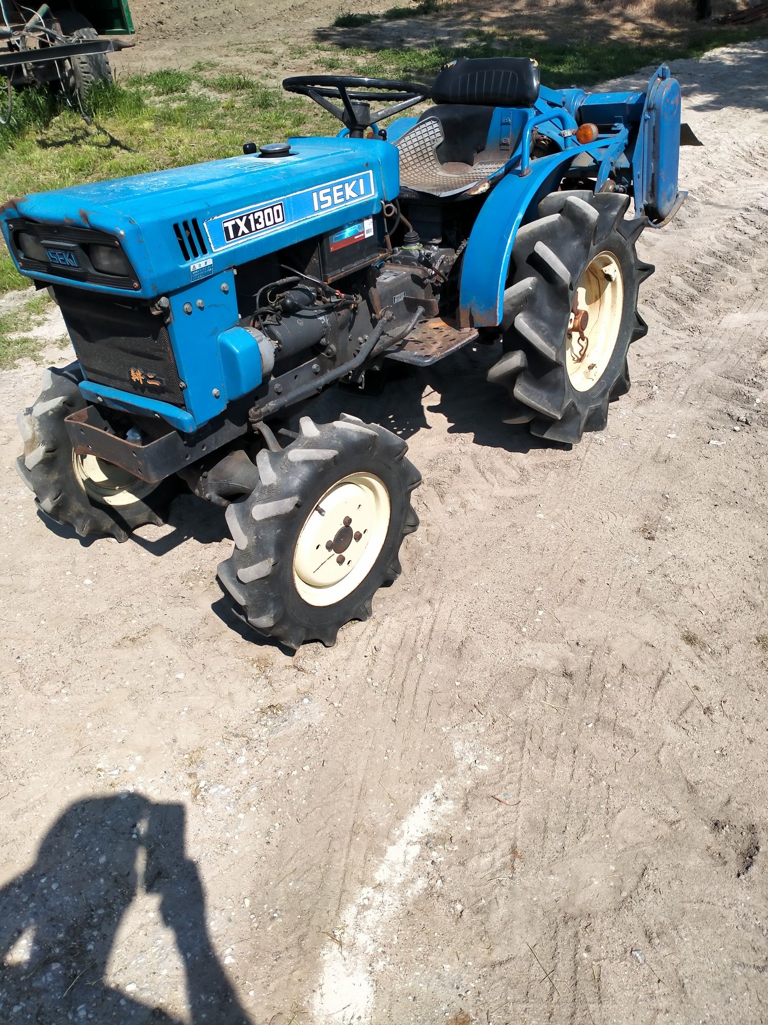 Iseki tx1300 wom napęd glebogryzarka minitraktor ogród sad folia tunel