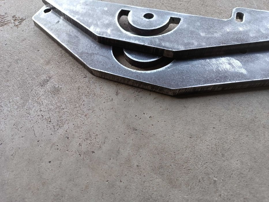 Mocowanie rolek do szlifierki tasmowej