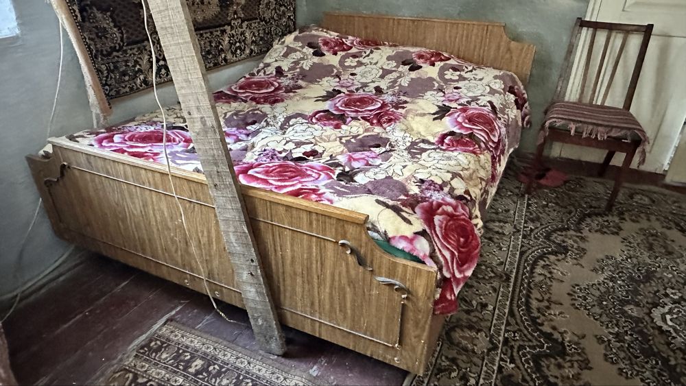 Продам ліжко з новим матрацом