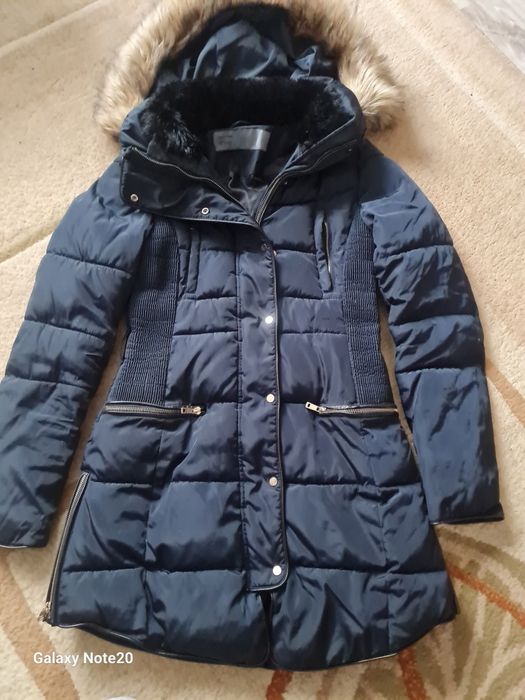 Kurtka zimowa w bardzo dobrym stanie założona kilka razy cena do negoc