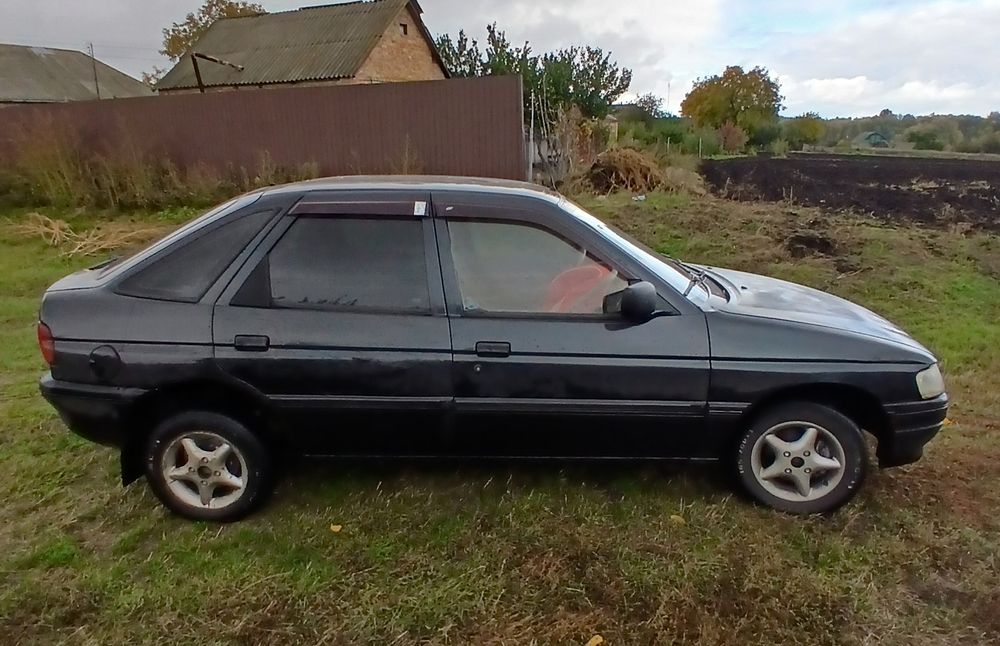 Продам Ford Escort