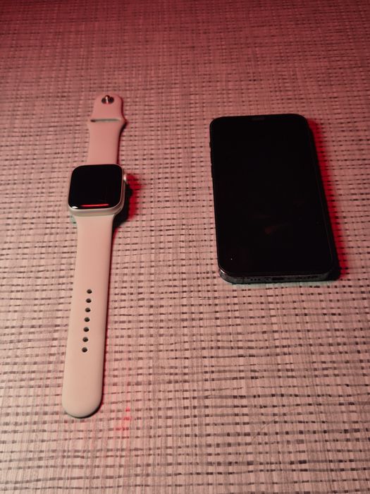 iPhone 12 pro + Apple watch series 9 45mm