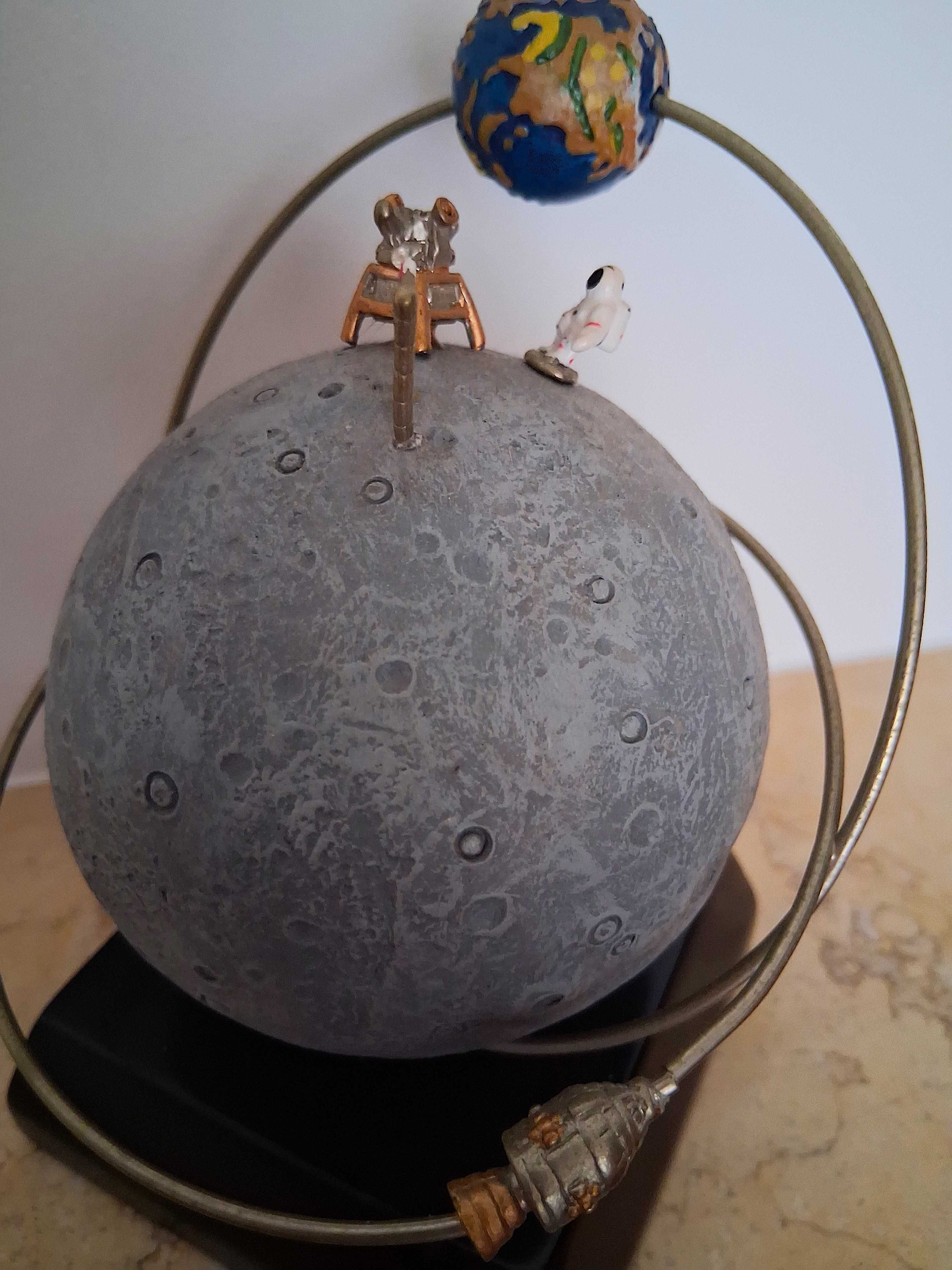 Estatueta - Chegada à Lua