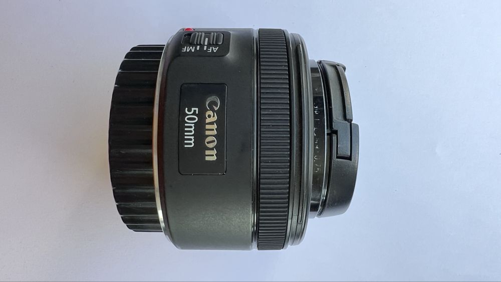 Обʼєктив canon 50 mm f 1,8