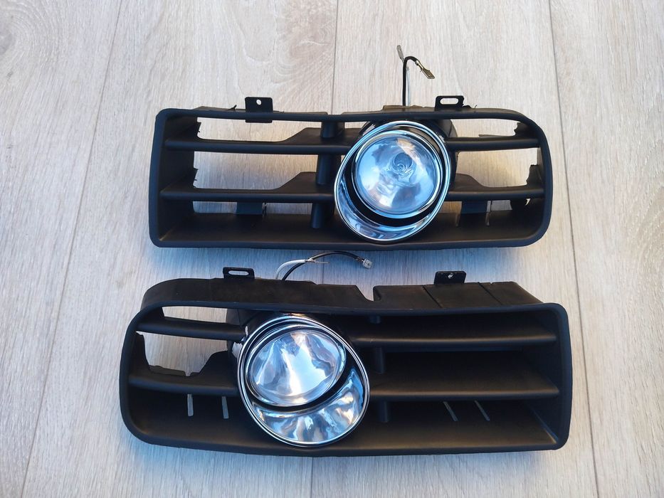 Противотуманки туманки Галогенки решетка в бампер Гольф 4 Golf 4