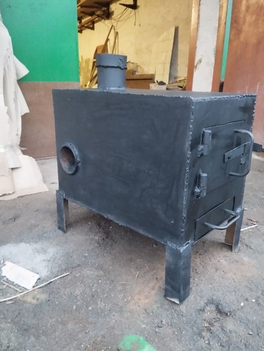 Буржуйка, металева піч.