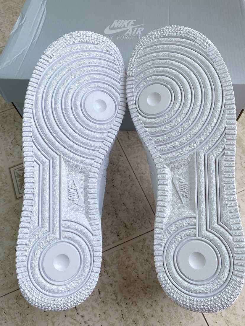 Buty męskie NikeAirForce1 White nowy z metką R.37.5