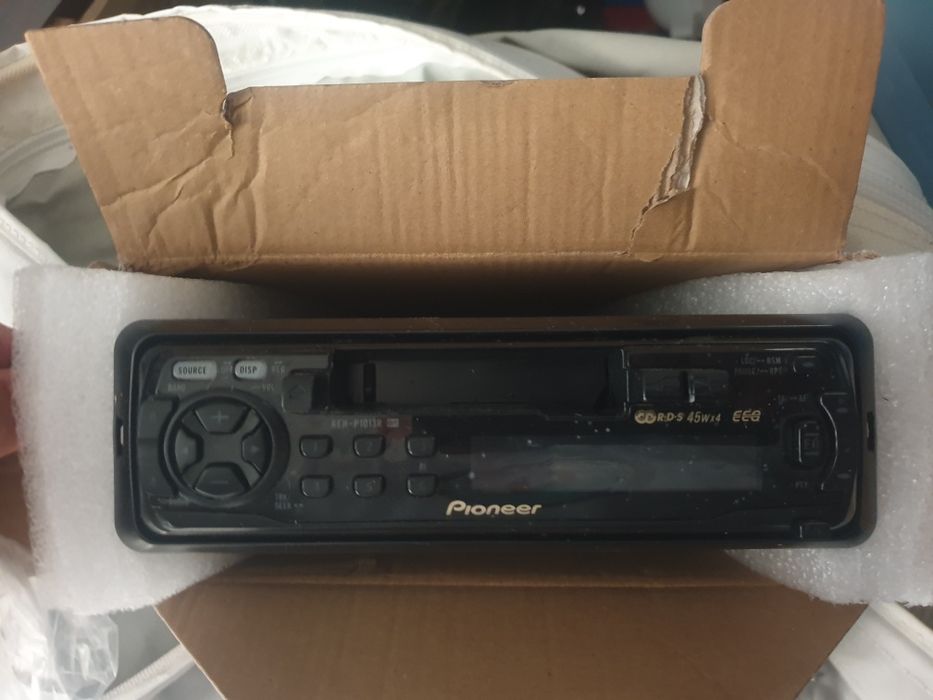 Auto radio pionner