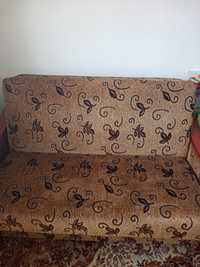 Sofa dwuosobowa .