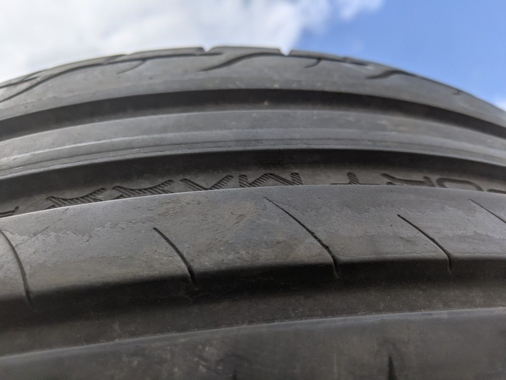 235/55R17 Dunlop