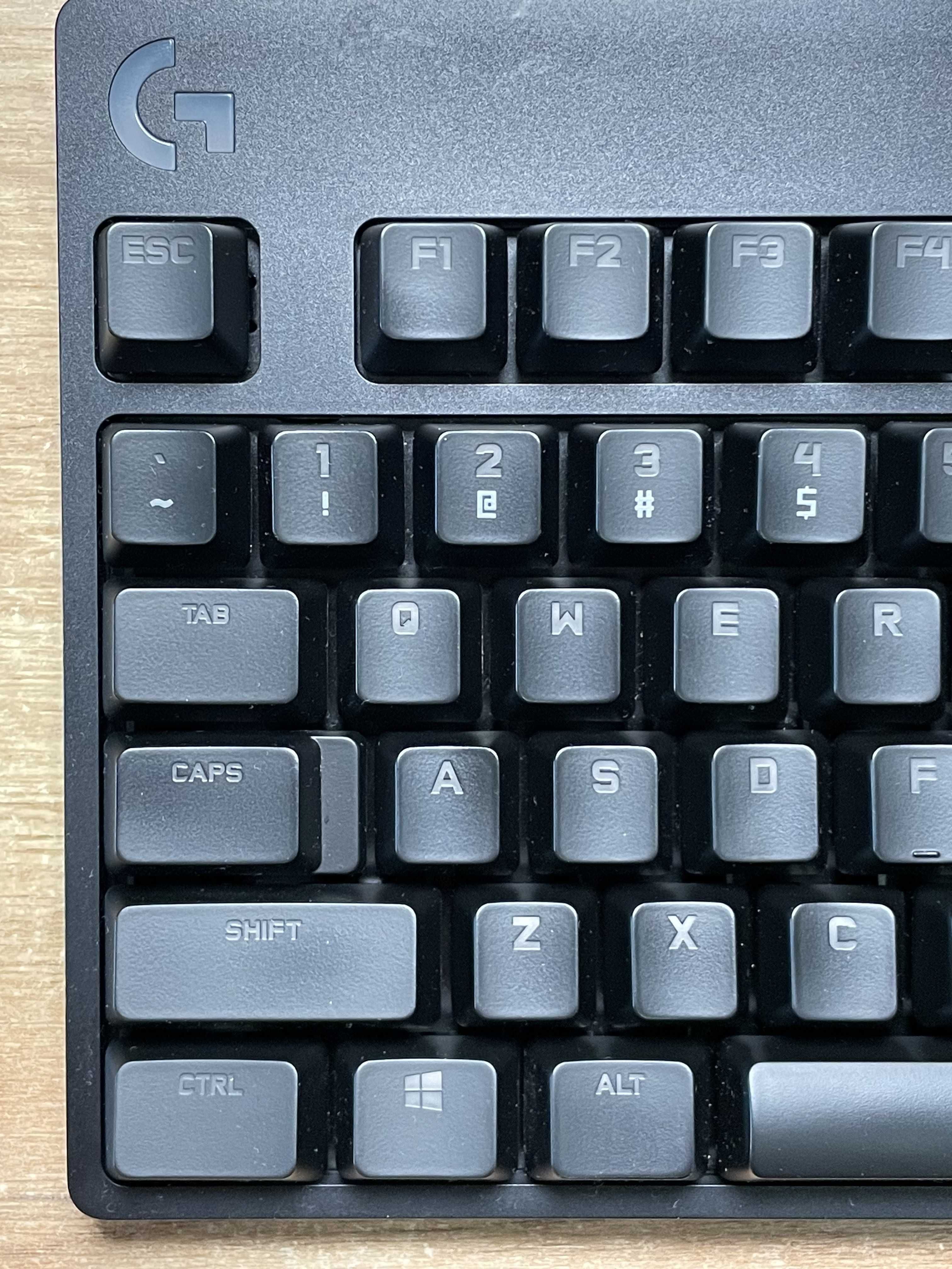 Клавіатура Logitech G PRO RGB GX Tactile стан дуже гарний