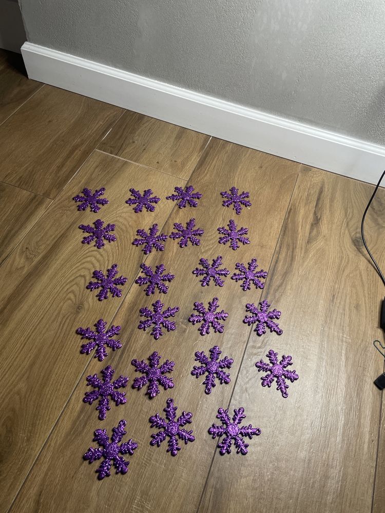 Śnieżynki plastikowe 15 zl