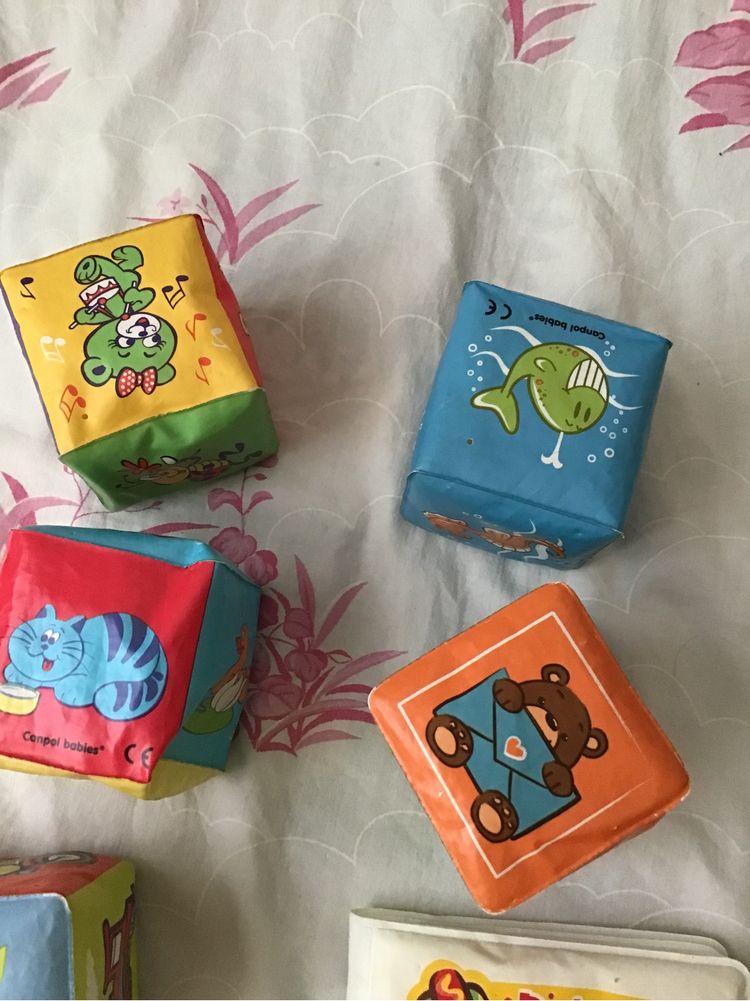 Zabawki niemowlęce klocki książeczka do wody zestaw