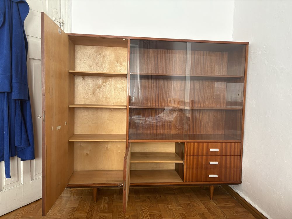 Regal PRL, kompletny. W dobrym stanie