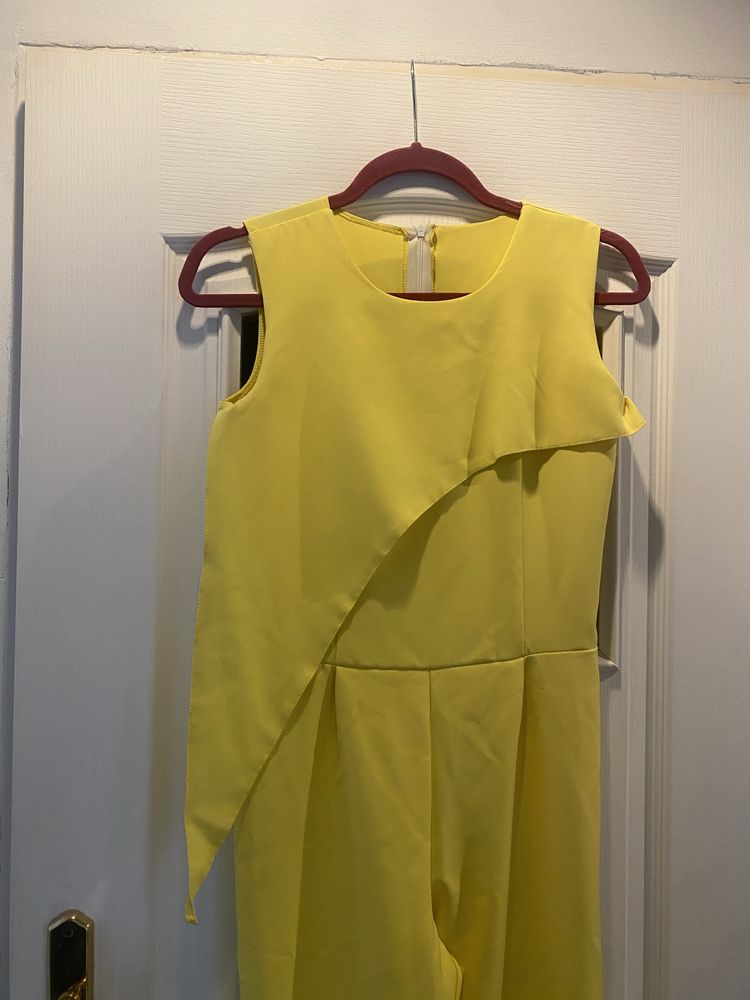 Elegancki damski  kombinezon żółty r.S