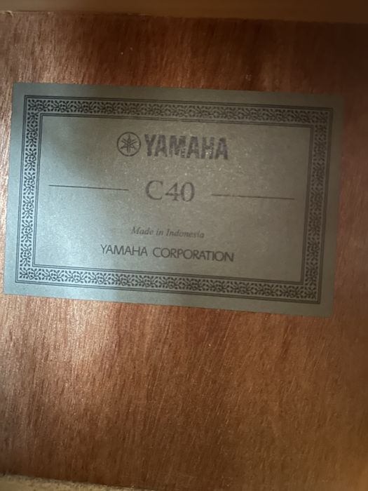 Yamaha C40 + Capa + Afinador + Pedal
