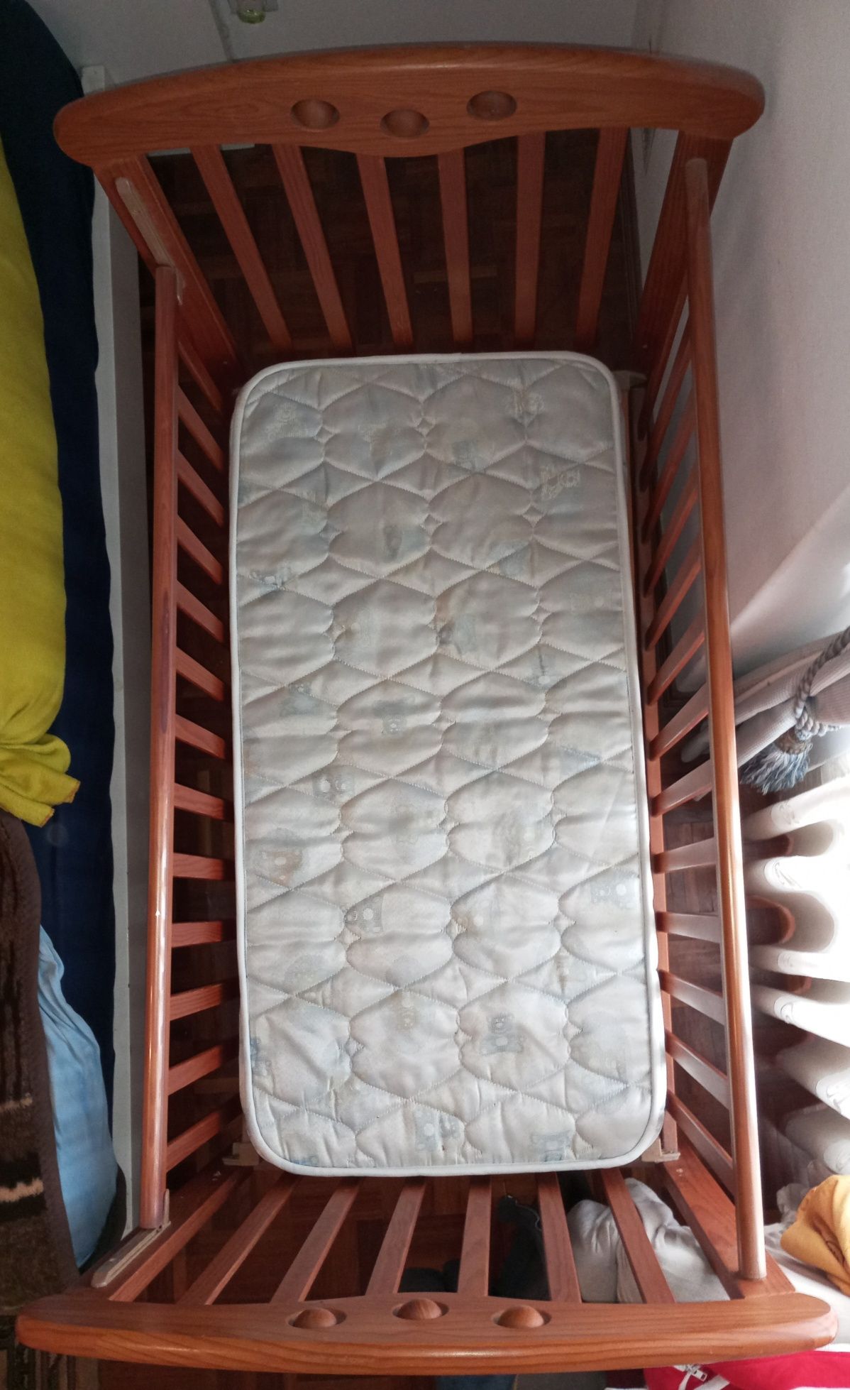 Berço para bebé com rodas