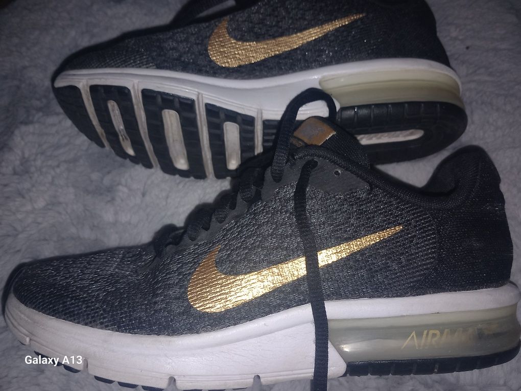 Nike Air Max Sequent 2