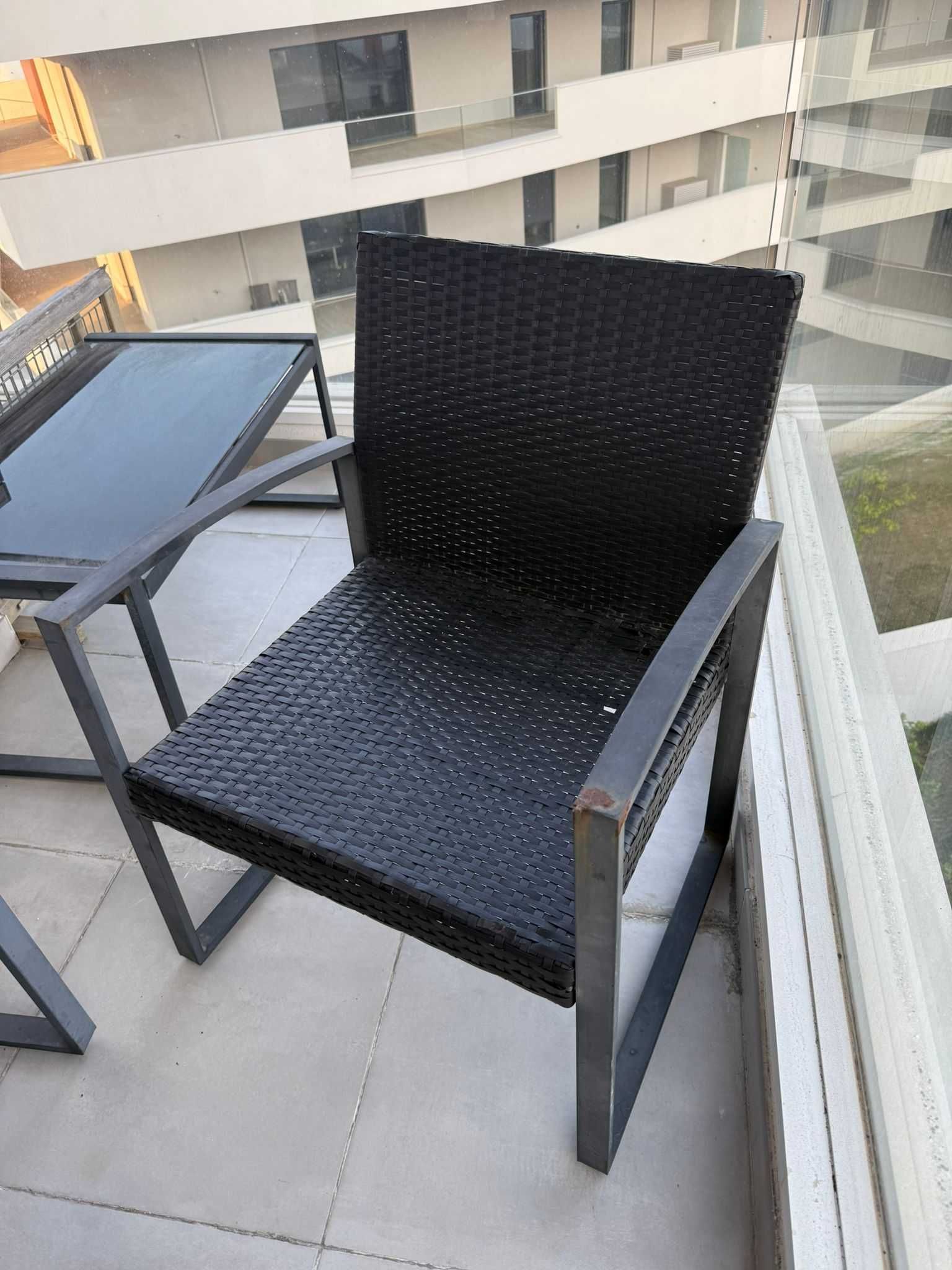 Cadeiras e mesa de exterior (varandas/jardim)