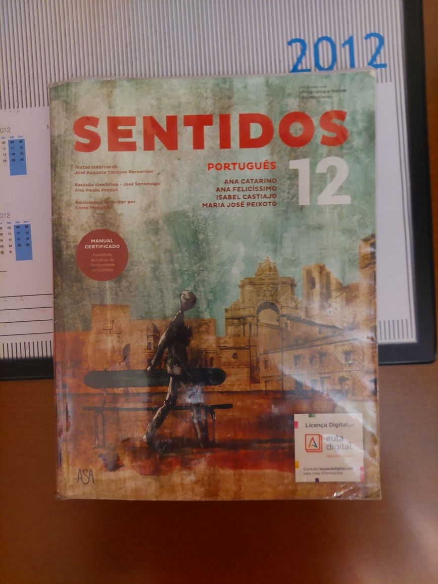 Sentidos - Manual de Português do 12.°Ano