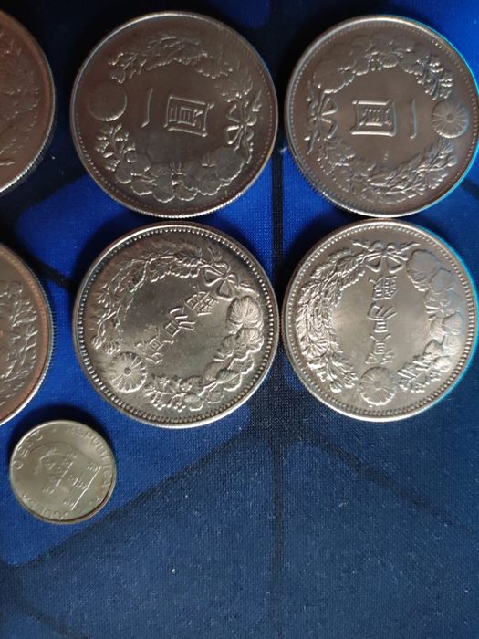Coleção de moedas antigas, Yen, trade dollar, etc.