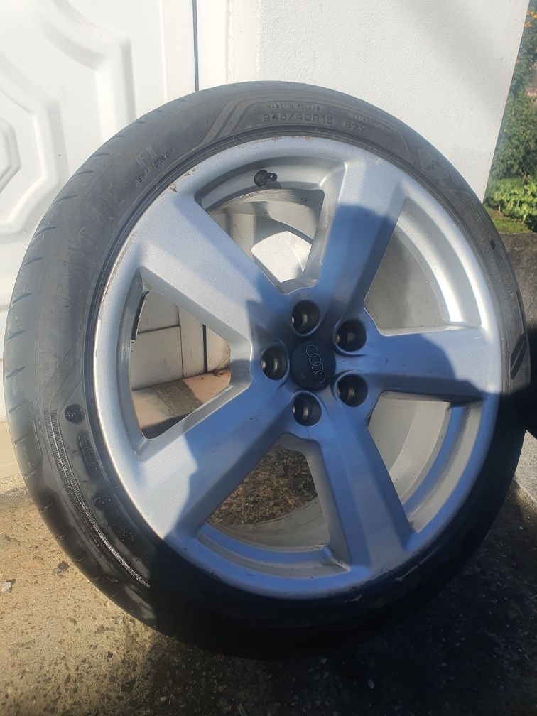 Jantes RS6 com pneus 245/40-R18