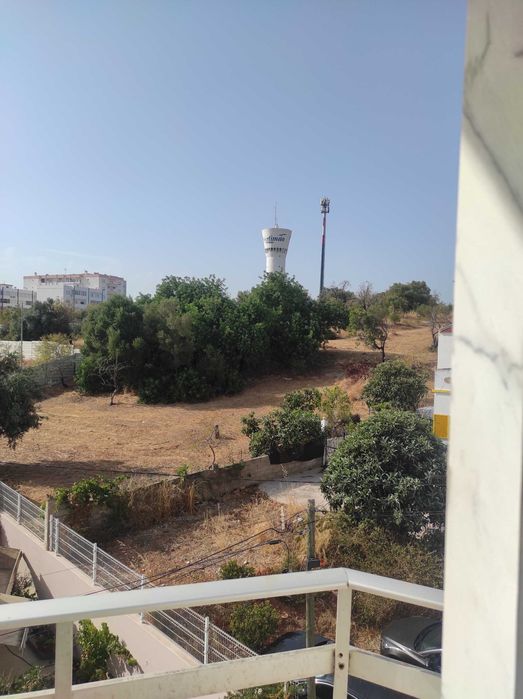 Apartamento t-3 ou 4 assoalhadas