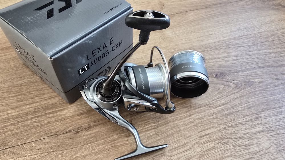 Kołowrotek Daiwa Lexa E LT 4000S-CXH plus oryginalna szpula zapasowa