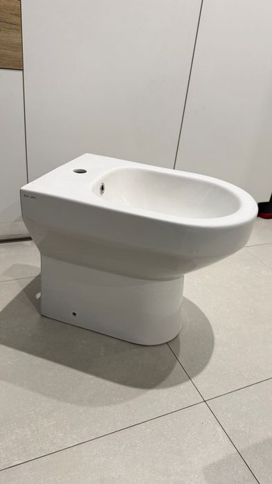 Продам нове біде фірми АМ РМ