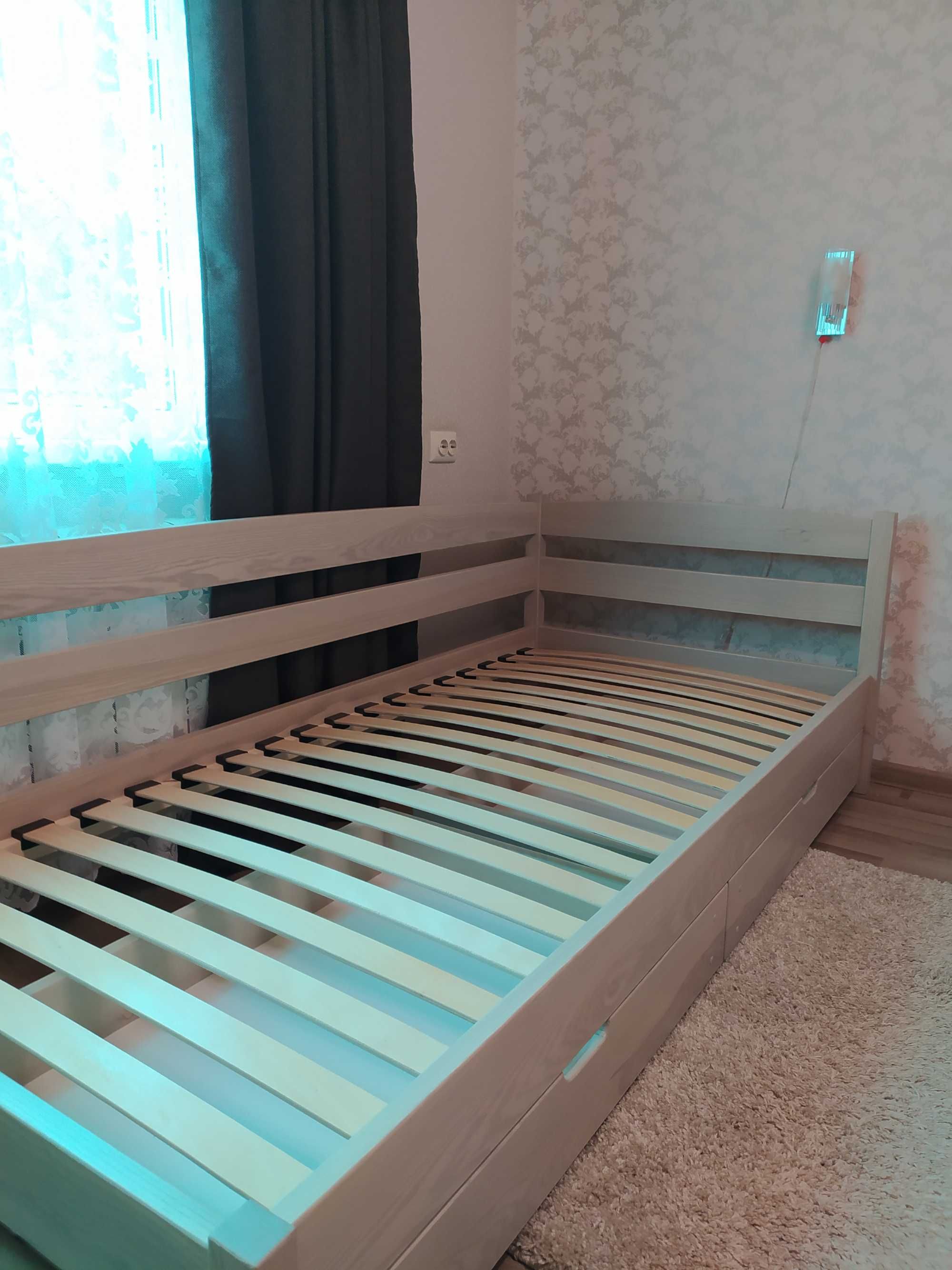 Ліжко для підлітків односпальне (190*80) з натурального дерева!