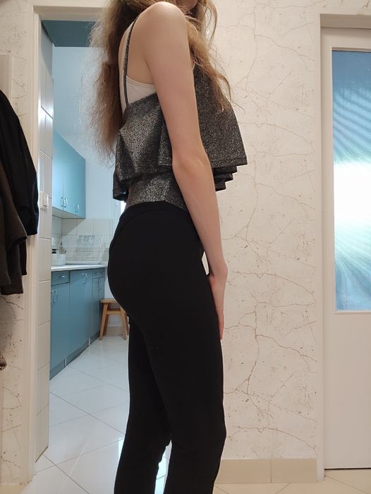 Błyszczące damskie body