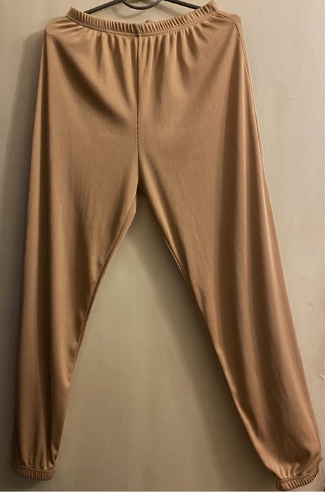 Жіночі штани в рубчик