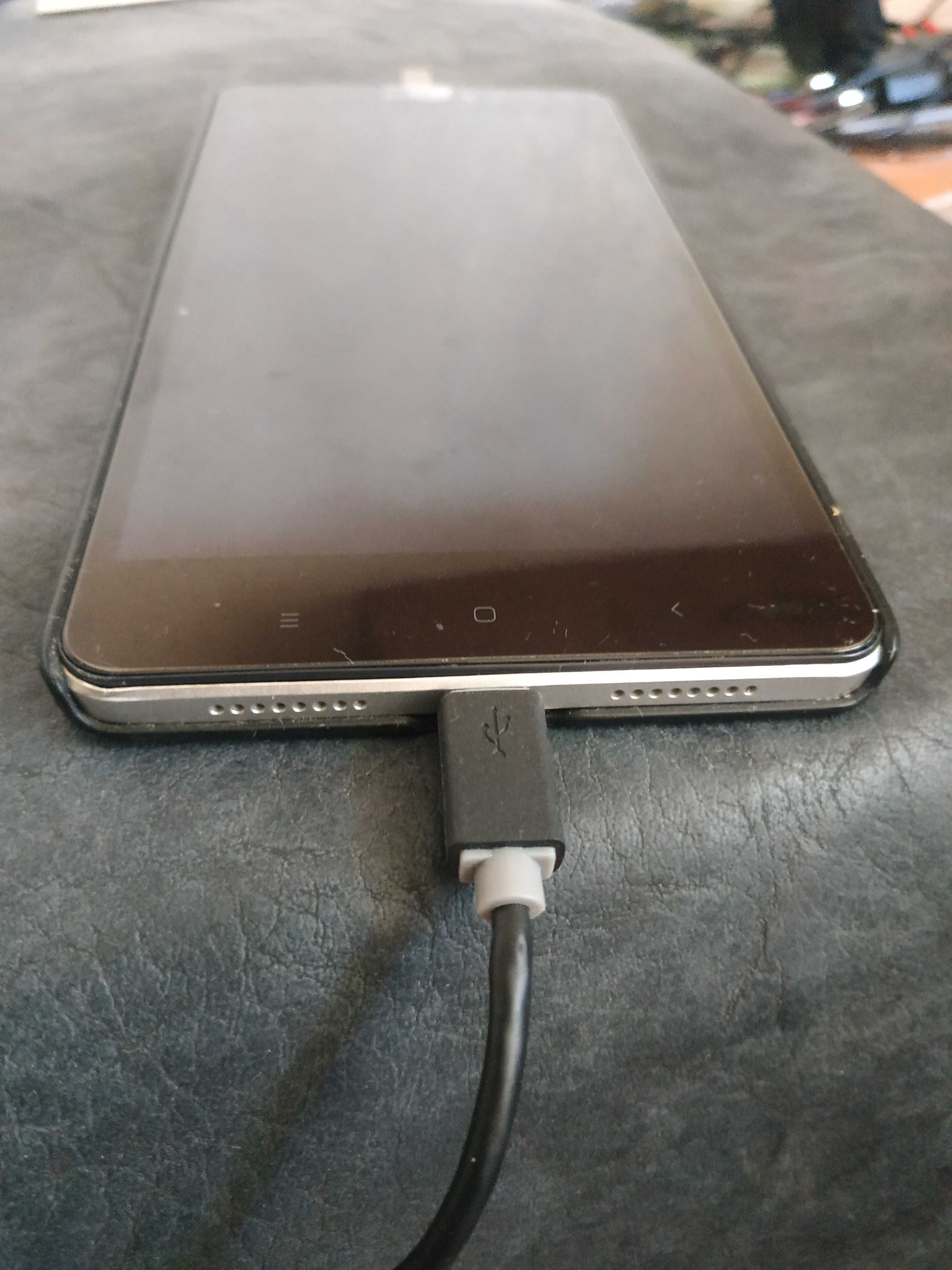 Продам Xiaomi mi max 3/32. Идеальное состояние.