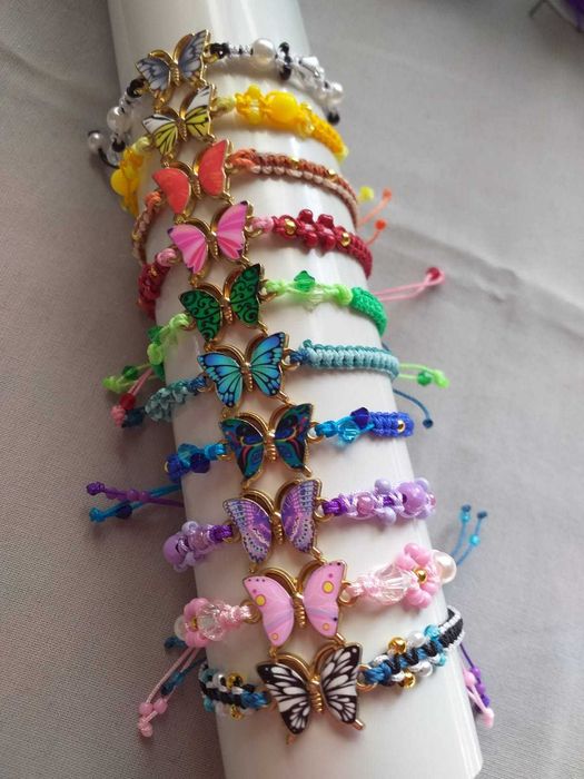 Pulseira em Macramê Borboleta Preto e Branco