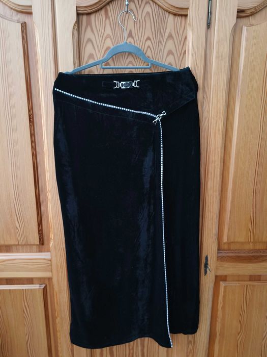 Czarna spódnica aksamitna, r. 38/40