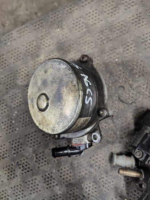 Audi A8 D2 A6 C5 A4 B6 2.5 3.3 pompa vacum