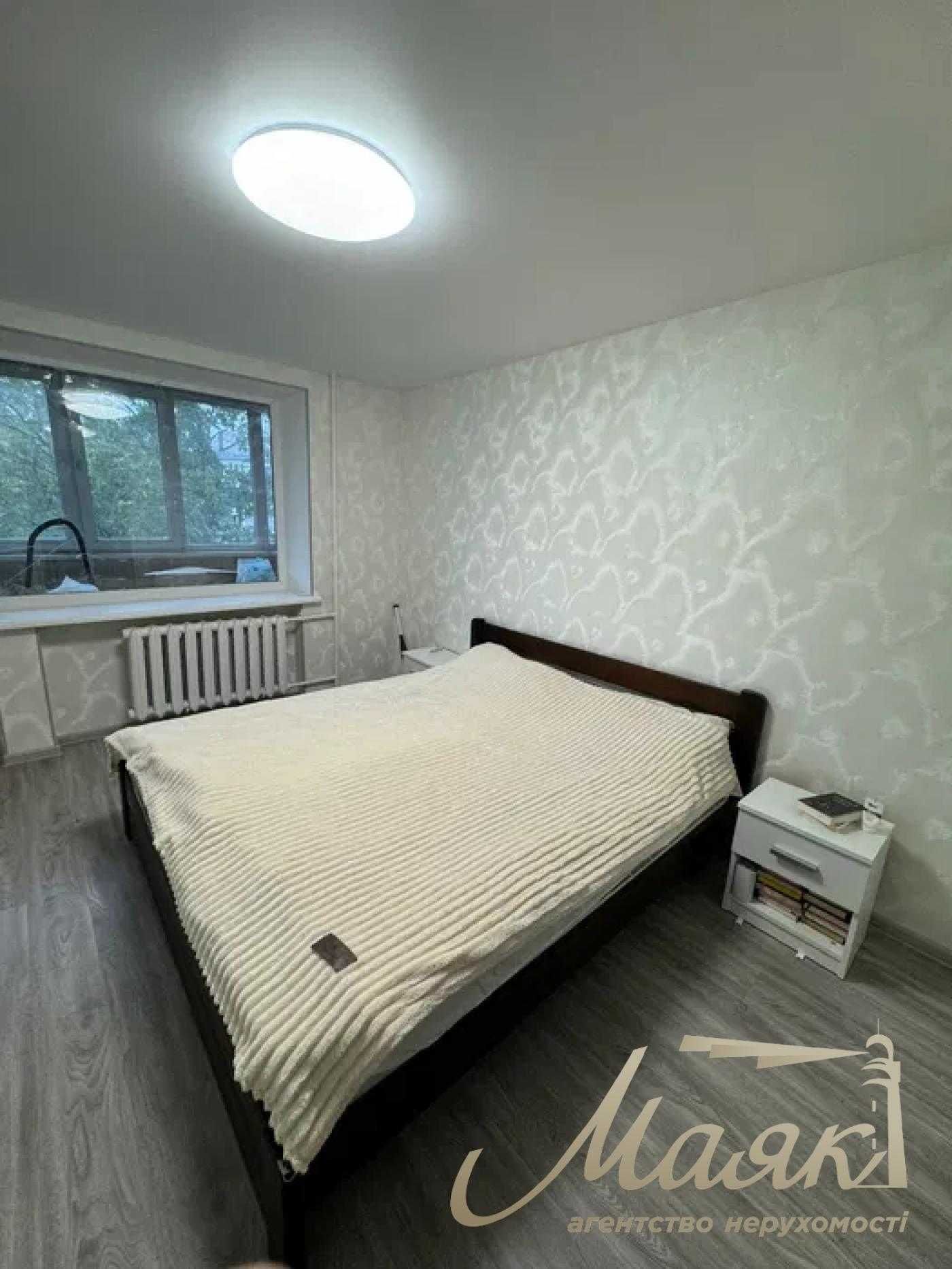 продам 2-к.кв.4/12,вул.Зап.Казачества,зуп.ПОШТА,Поліклінника
