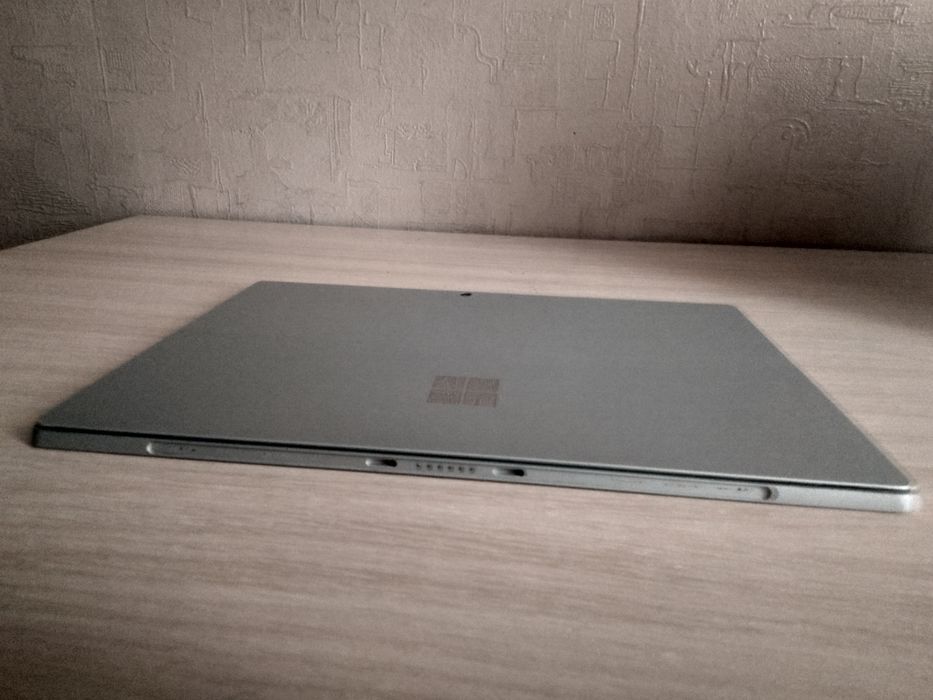 Microsoft Surface pro 7 Plus  8/256