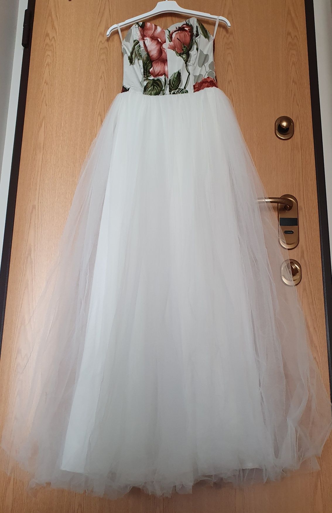 Tiulowa suknia ślubna rozmiar 38 (M) na wzrost ok 170-175