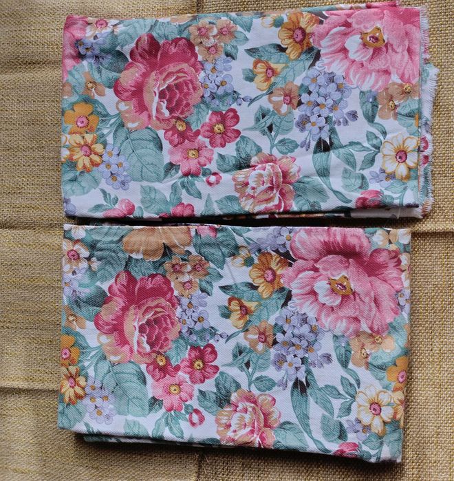 Retrosaria - Tecidos Algodão grosso floridos p/ cortinas. - 2 Uni