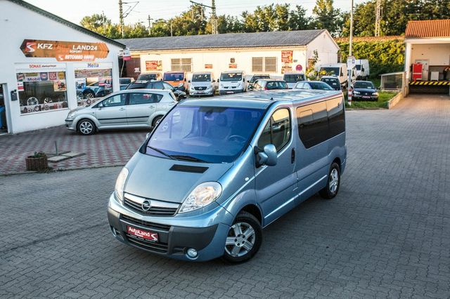 Продам Opel Vivaro 2011 год
