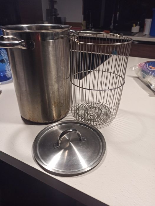 Garnek do gotowania szparagów