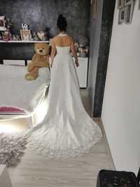 Suknia ślubna z pięknymi cekinami