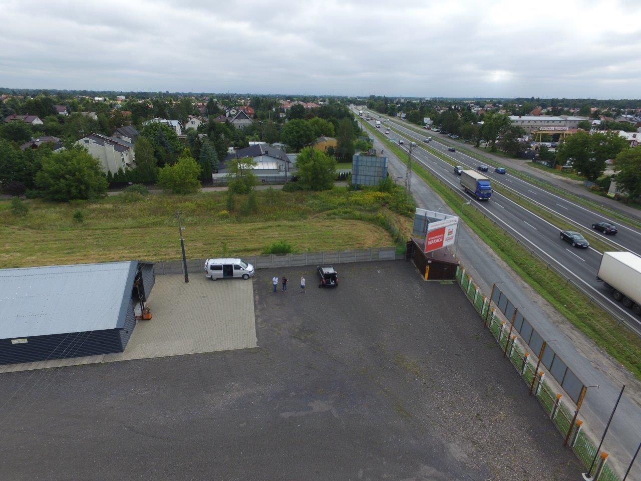 Do wynajęcia magazyn, biuro, plac 2300 m2 przy trasie E7 Łomianki