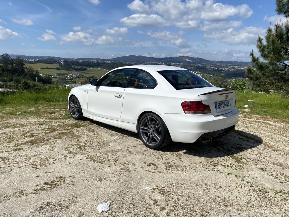 BMW serie 1 18d bom estado
