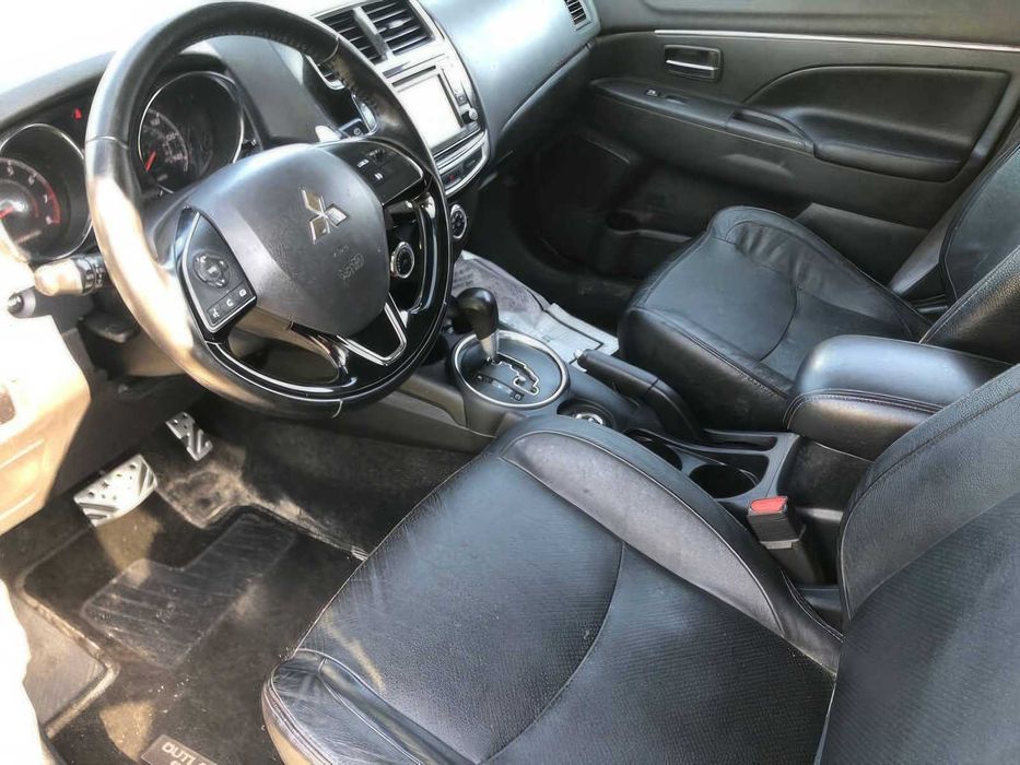 Mitsubishi Outlander Sport      2017
