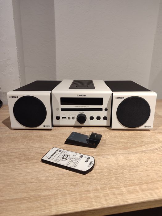 Hi-Fi система Yamaha MCR-040 USB, Audio CD, MP3