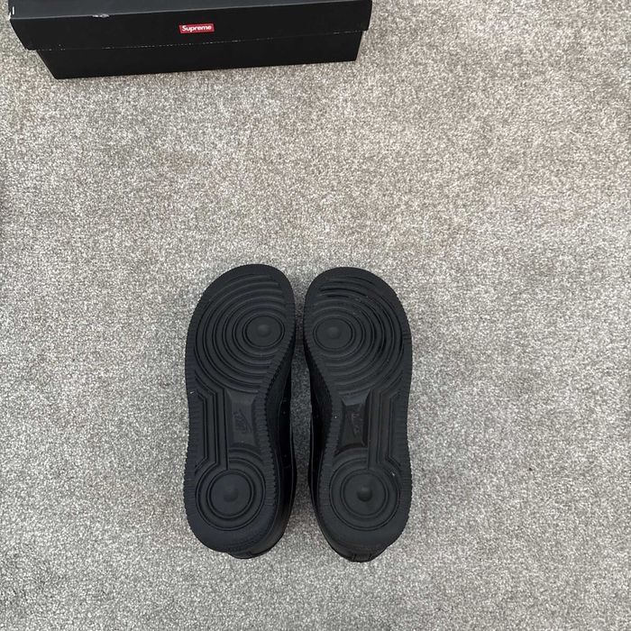Buty meskie Mokasyny Nike Air Force 1 Low Supreme Black R.45