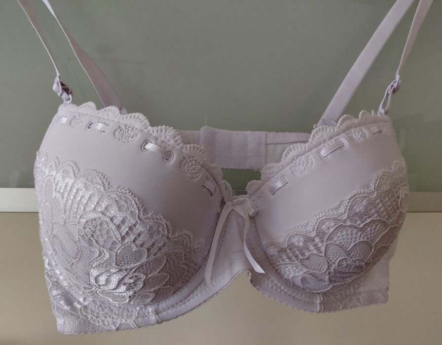 Biustonosz 85B, nowy